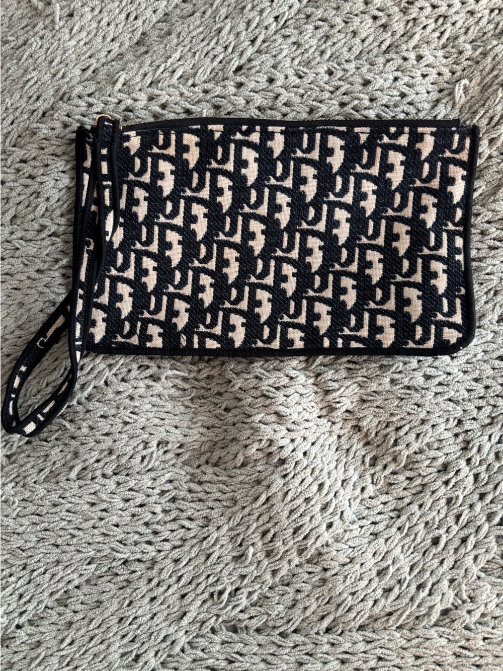 Black and Cream Patterned Wristlet Pouch